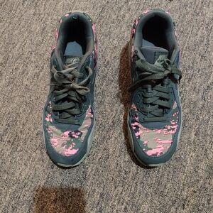 Nike Women's Sneakers - Pink and Green